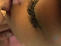 Kuřba, Nohy, Footjob, Přítelkyně, Olej, Orgasmus, Různé pohledy, Vlhká