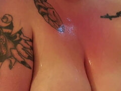 Amador amadora, Banheiro, Mulher linda e grande, Maduroa, Mamilos