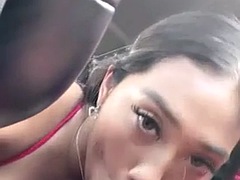 Risky interracial blowjob in the car