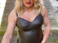 Amaterji, Velik kurac, Velike joške, Zunanji izliv, Samozadovoljevanje, Zunaj, V javnosti, Dokolenke