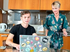 Blondýna, Kuřba, Na pejska, Vlasaté, Kuchyně, Milf žcbp, Punčochy, Kozičky