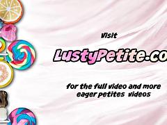 Amatéři, Kotě, Blondýna, Roztomilá, Erotika, Spodní prádlo, Vyhublá, Kozičky