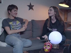 18 ans, Brunette brune, Érotique, Hd, Petite femme, Piercing, Adolescente, Nénés