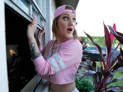 Κώλος, Μεγάλα βυζιά, Ξανθιά, Πίπα, Σε στάση σκύλου στα τέσσερα, Μαλακία, Ξυρισμένη, Τατουάζ