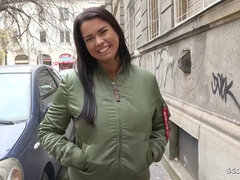 Amatéři, Velké péro, Velké kozy, Brunetka, Prsatá, Stříkání spermatu, Německé, Realita