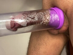 Amatéři, Auto, Masturbace, Různé pohledy, Na veřejnosti, Pumpa, Realita, Sólo