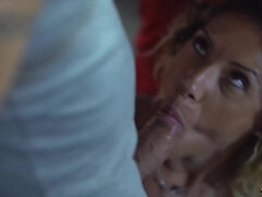 18 let, Velké kozy, Blondýna, Prsatá, Dvojitá penetrace, Teenka, Švédská rojka, Kozičky