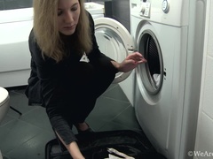 Zadek, Blondýna, Vlasaté, Spodní prádlo, Masturbace, Nafouklé bradavky, Sprcha