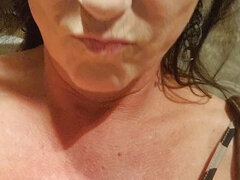 素人, アメリカ人, 浴室, デカパイ, 熟年, 放尿, オマンコ