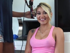 Amatoriale, Pompino, Hd, Capezzoli, Punto di vista pov, Pubblico, Tatuaggi, Ragazza