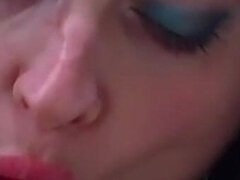 Kopalnica, Ženska, Prstni, Kosmate, Samozadovoljevanje, Naravne joške, Solo, Retro