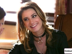 Babe, Store bryster, Brunette, Ansigt sidde, Behåret, Lesbisk, Lille kvinde, Fisse