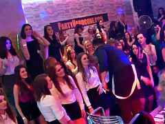 素人, デカチン, フェラチオ, 衣服着たままセックス, 手コキする, Hd, パーティ, フェラする