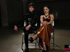 Gebondenheid, Bruinharig, Dominante vrouw, Fetisj, Handbeurt, Latex, Leer, Meesteres