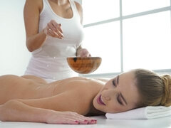 Lesbijka, Masaż, Masturbacja, Nagość, Olej, Cipka, Odpędzanie, Tatuaż