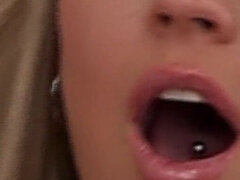 Horny sexy curvy babe want cum on her nylon soles after good fucking