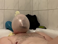 BHDL in - breath play in the bath - fun with latex gloves after shaving