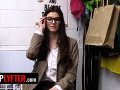 Da dietro, Hd, Rasata, Timido, Magra, Gonna, Spogliarello, Ragazza