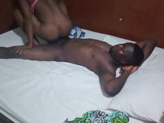 Afrikanisch, Leie, Grosser arsch, Blasen, Bruder, Betrug, Indisch, Stiefmutter