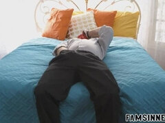 Brunetka, Přichyceni, Táta, Erotika, Kalhotky, Teenka, Kozičky