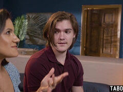 18 jaar, Pijpbeurt, Bruinharig, Rondborstig, Vriendin, Moeder, Stiefmoeder, Tiener