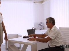 Obciąganie, Brunetka, Tatuś, Lizanie, Masturbacja, Cipka, Nastolatki