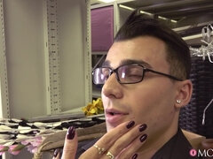 Μεγάλος πούτσος, Μεγάλα βυζιά, Πίπα, Βυζαρού, Σκληρό, Μαμά, Στρώνουν, Βυζιά