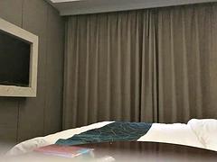 Li Xunhuan Tanhua made an appointment with a slim girl in white coat