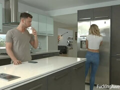 Femme Fatale Jessa Rhodes Rams Roomie