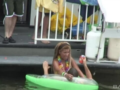 Handsome dusky gal in hot amateur sex video out-of-doors