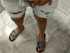 Piss on Own Feet - Cleaning Feet with Piss