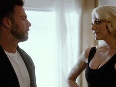 Stor rumpe, Stor kukk, Store pupper, Blond, Runke, Slikking, Milf, Kort hår