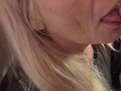 Amatéři, Blondýna, Kuřba, Sperma v puse, Stříkání spermatu, Na obličej, Milf žcbp