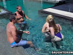 Kuřba, Stříkání spermatu, Na obličej, Brýle, Hardcore, Orgie, Venku, Jezdectví