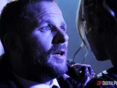 In den arsch, Aus dem arsch in den mund, Blondine, Blasen, Würgen, Muschi, Kurzes haar, Tätowierung