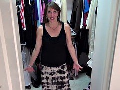 Non-pro mom makes love her hungry pink slit in wardrobe