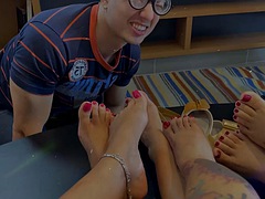 Fødder, Fetish, Fod fetish, Latinsk, Lesbisk, Teenager, Trekant