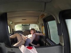 Ginger Lola Gatsby gives a double handed bj & does anal in the taxi