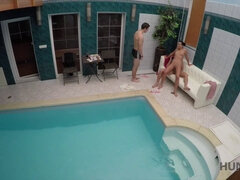 Amateur, En gros plan de très près, Cocu, Hd, Argent, Piscine, Réalité, Adolescente