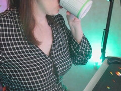 Hairypussy MILF Drink a Lot of Sparkling Water and Then I Burp, a Lot of Burps, Then Pissing in the Toilet