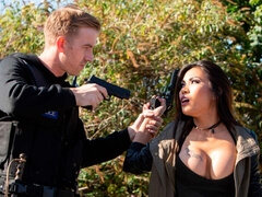 Iso perse, Isot tissit, Suihinotto, Takaapäin, Käsihoito, Rankka, Sekarotuinen, Ajeltu