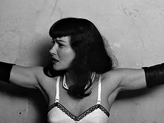 Kotě, Brunetka, Celebrita, Vyhublá