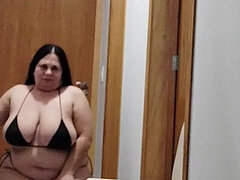 Mature BBW MILF Traveling, Fans in Slow Motion