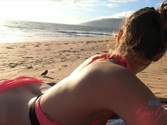 Amateur, Cul, Plage, Bikini, Petite amie, Poilue, Pov, Maigrichonne