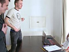 Брюнетки, Очки, Группа, Хд, Белье, Милф, В офисе, Втроем