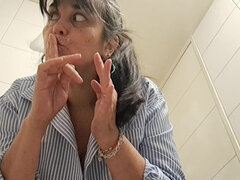 Amador amadora, Banheiro, Mulher linda e grande, Bundão, Morena