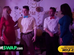 Velké kozy, Na pejska, Čtveřice, Skupina, Hd, Milf žcbp, Orgie, Nevlastní máma