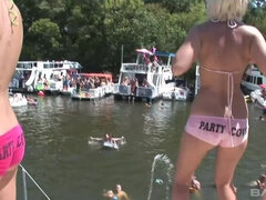 Sugar dusky gal on real homemade porn video out of the house