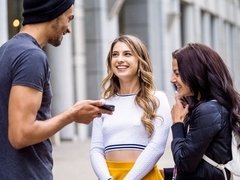 Kont, Blond, Pijpbeurt, 1 man 2 vrouwen, Handbeurt, Zoenen, Tiener, Trio