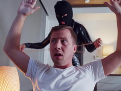 Cat burglar Amia Miley makes him fuck her wet pussy
